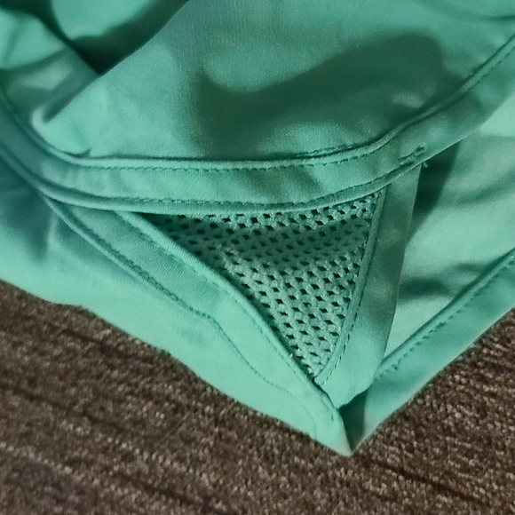 Columbia Omni Shield shorts - Picture 3 of 8